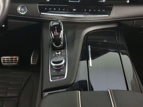 Used 2024 Cadillac Escalade ESV V image 29