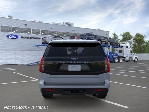 New 2026 Ford Expedition Active RWD image 5