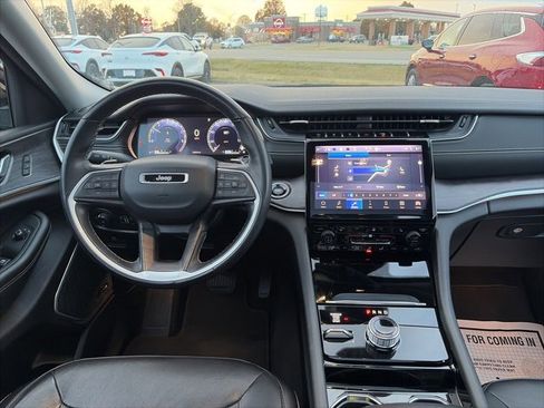 Used 2022 Jeep Grand Cherokee L Limited image 14