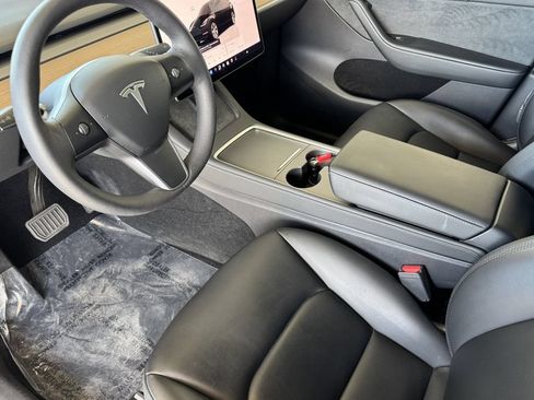 Used 2023 Tesla Model Y Long Range AWD/4WD image 9