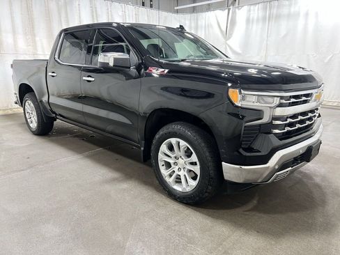 Used 2023 Chevrolet Silverado 1500 LTZ AWD/4WD image 2