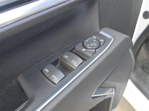 Used 2025 Chevrolet Silverado 2500 LT w/ Convenience Package image 18