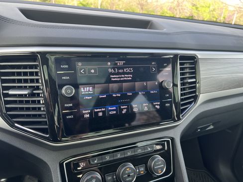 Used 2023 Volkswagen Atlas Cross Sport SE w/ Panoramic Sunroof Package image 21