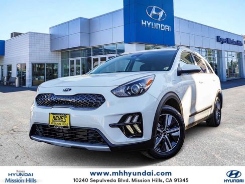 Used 2021 Kia Niro LXS image 1