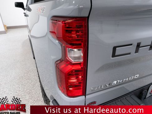 Used 2024 Chevrolet Silverado 1500 Custom image 9