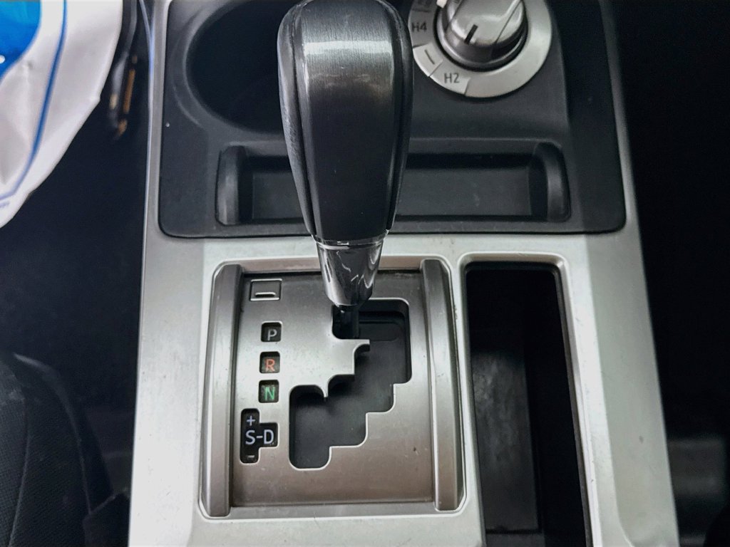 Used 2018 Toyota 4Runner SR5 AWD/4WD image 18