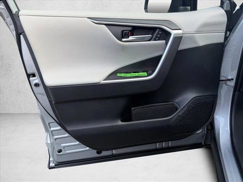 New 2025 Toyota RAV4 Limited image 10