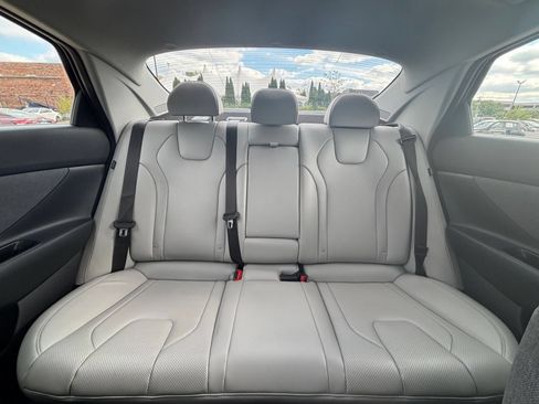 Used 2025 Hyundai Elantra Limited FWD image 38