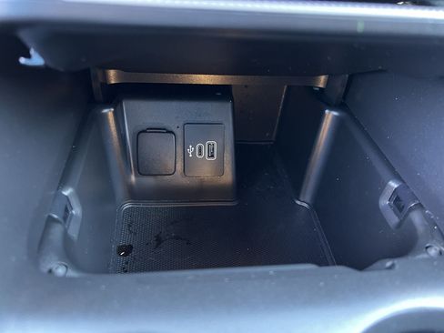 Used 2025 Ford Explorer ST-Line w/ Premium Package RWD image 22