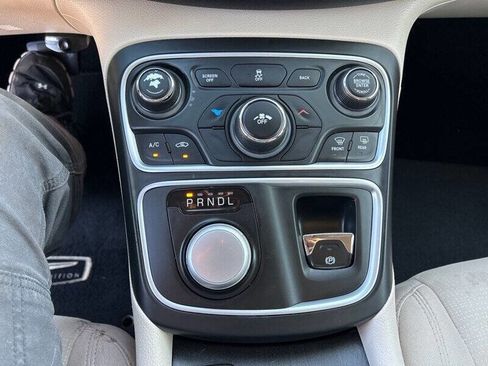 Used 2016 Chrysler 200 Limited FWD image 12