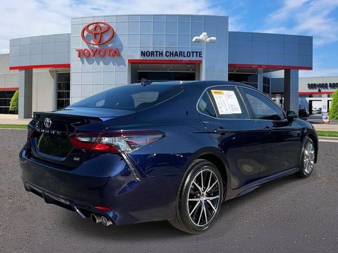 Used 2022 Toyota Camry SE FWD image 8