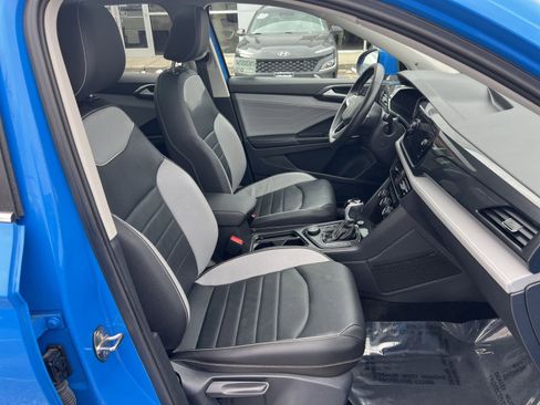 Used 2024 Volkswagen Taos SEL image 27