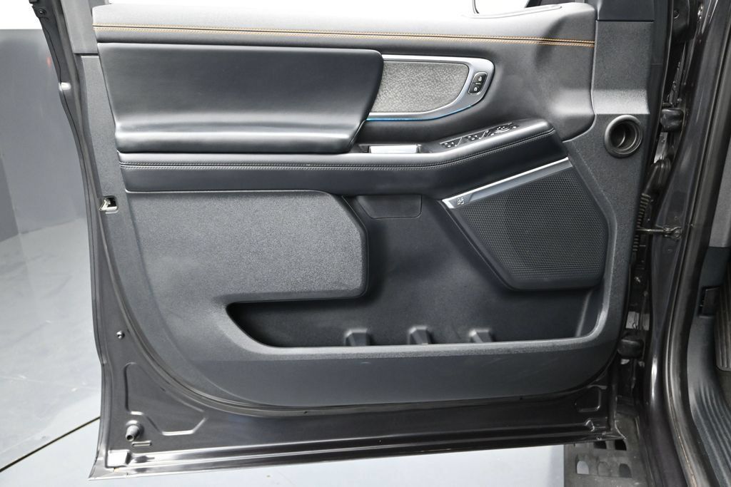 Used 2025 Ford Expedition Tremor AWD/4WD image 16