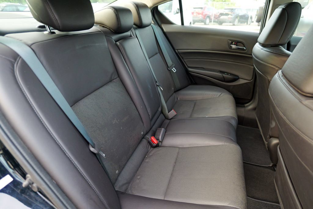 Used 2015 Acura ILX w/ Premium Package FWD image 31