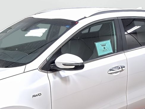 Used 2020 Kia Sportage EX AWD/4WD image 8