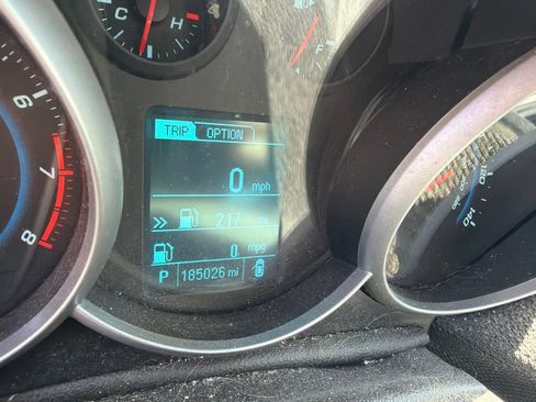 Used 2014 Chevrolet Cruze LT FWD image 3
