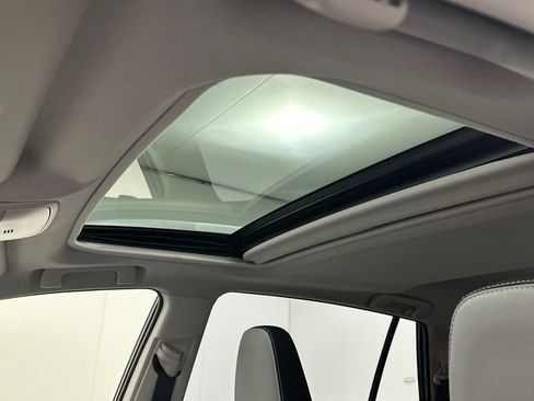 Used 2018 Toyota RAV4 XLE image 18