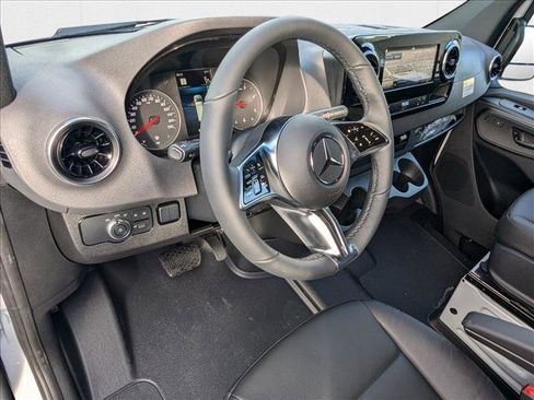 New 2025 Mercedes-Benz Sprinter 4500 image 3