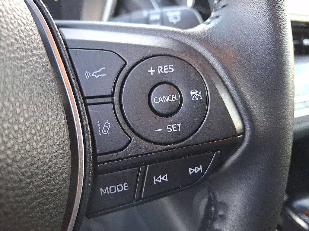 Used 2022 Toyota Corolla SE w/ SE Preferred Package FWD image 24
