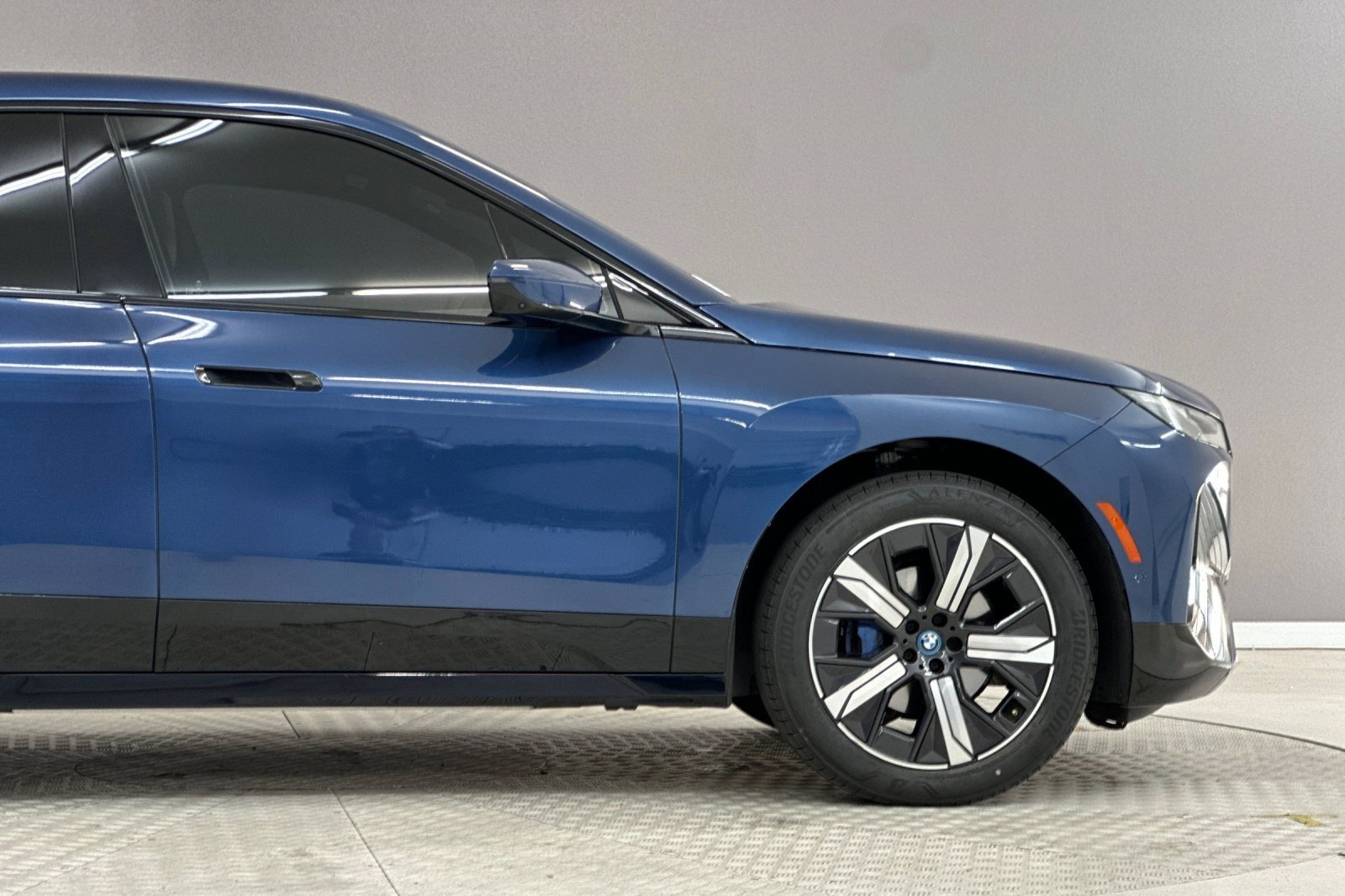 Certified 2024 BMW iX xDrive50 w/ Sport Package AWD/4WD image 36