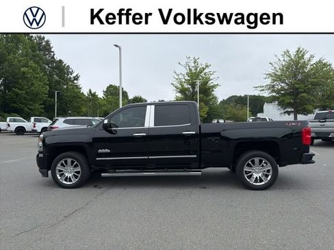 Used 2018 Chevrolet Silverado 1500 High Country AWD/4WD image 2