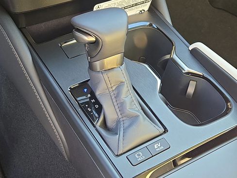 New 2025 Lexus ES 300h w/ Premium Package image 11