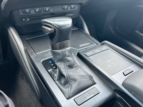 Used 2022 Lexus ES 350 w/ Premium Package FWD image 3