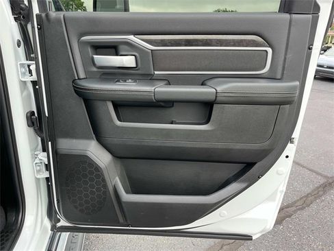 Used 2024 RAM 3500 Big Horn image 24