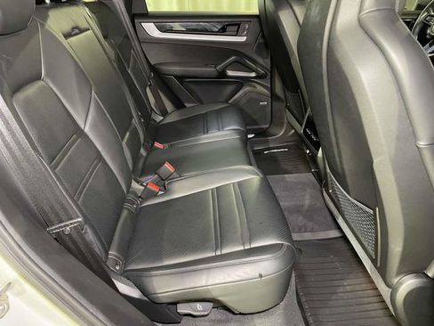 Certified 2025 Porsche Cayenne w/ Premium Package Plus image 22