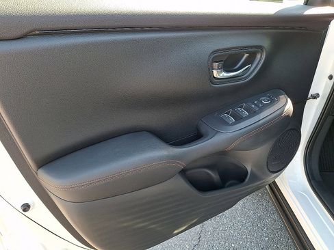 Used 2024 Honda HR-V Sport image 12