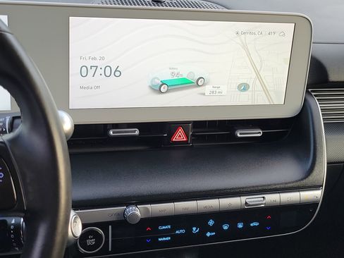 Certified 2023 Hyundai Ioniq 5 SE w/ Cargo Package image 13