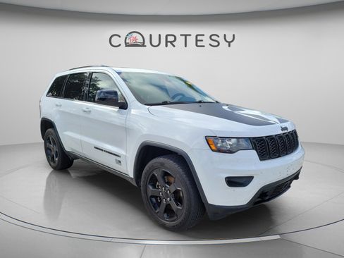 Used 2021 Jeep Grand Cherokee Freedom Edition AWD/4WD image 4