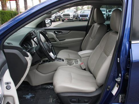 Used 2020 Nissan Rogue Sport SL w/ Premium Package image 16