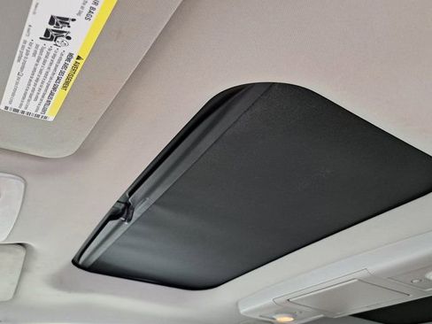 Used 2010 Buick Enclave CXL image 25