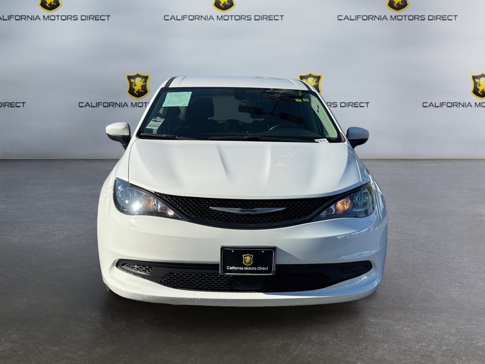 Used 2022 Chrysler Voyager LX FWD image 8