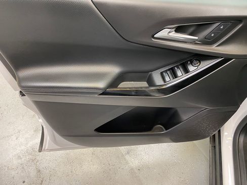 Used 2025 Chevrolet Equinox LT AWD/4WD image 21