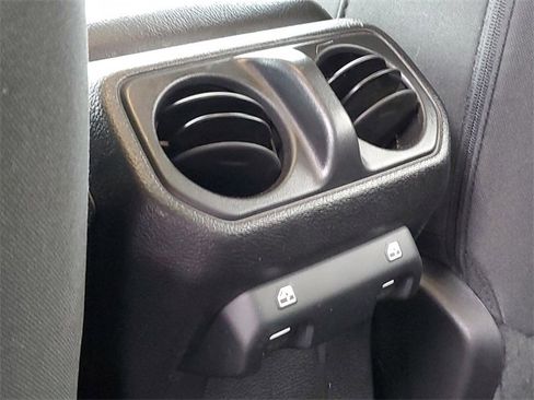 Used 2019 Jeep Wrangler Unlimited Sport S image 29