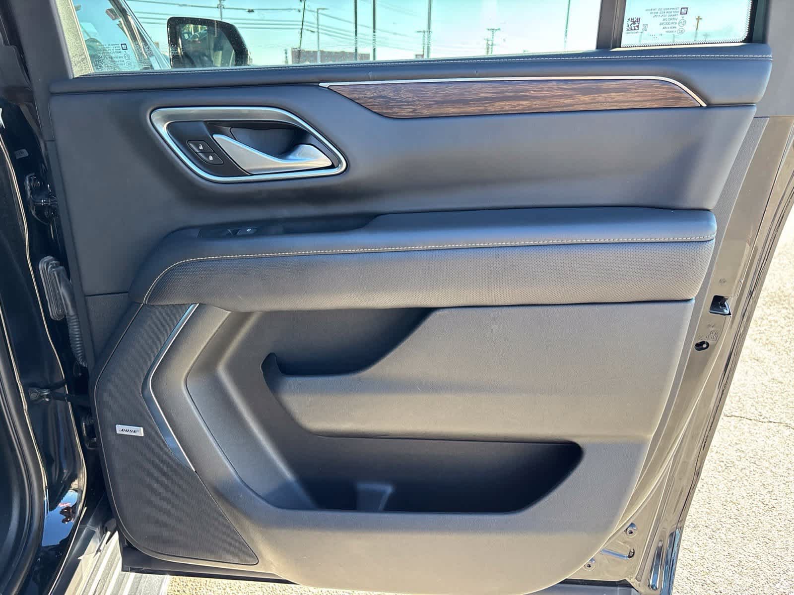 Used 2022 Chevrolet Suburban Premier w/ Premium Package AWD/4WD image 14