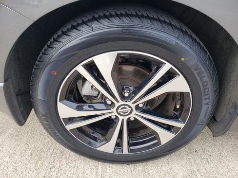 Certified 2021 Nissan Sentra SV image 46