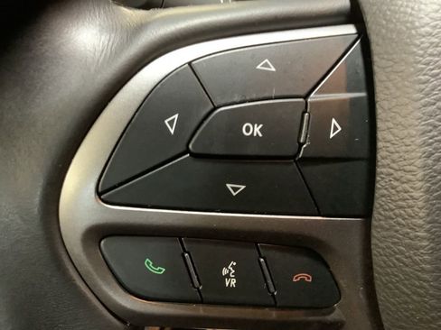 Used 2019 Jeep Cherokee Latitude Plus image 27