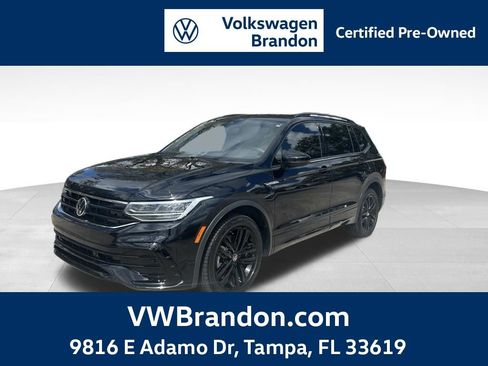 Certified 2022 Volkswagen Tiguan SE R-Line image 1