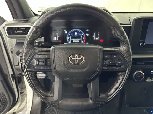 Used 2025 Toyota Tacoma SR image 18