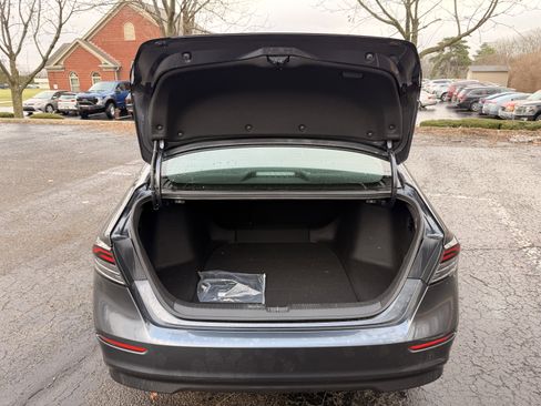 Used 2025 Honda Accord SE image 13