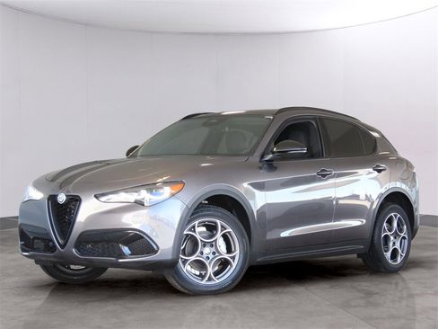 New 2025 Alfa Romeo Stelvio Sprint w/ Convenience Package image 1