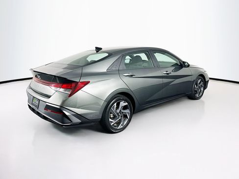 Used 2025 Hyundai Elantra Sport FWD image 9