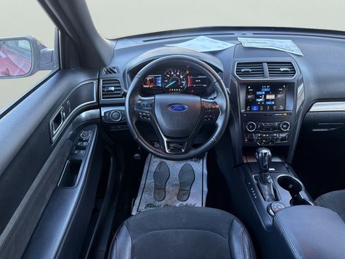 Used 2019 Ford Explorer XLT w/ XLT Sport Appearance Package image 19