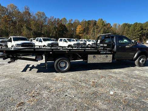 New 2025 RAM 5500 4x4 Regular Cab image 8