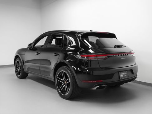 Certified 2021 Porsche Macan AWD/4WD image 3