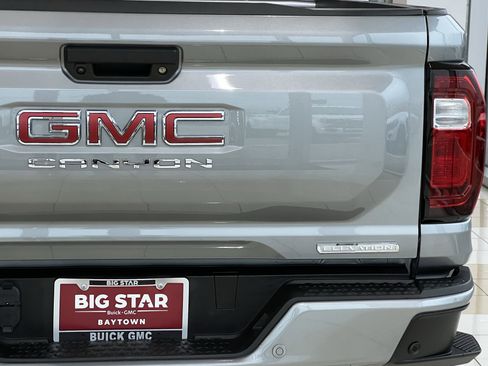 New 2025 GMC Canyon Elevation w/ Convenience Package image 5