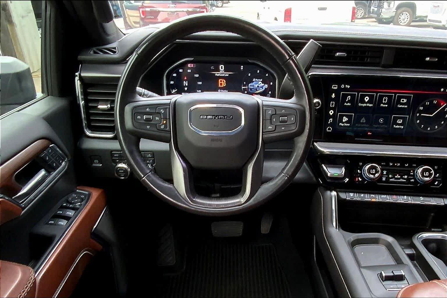Used 2024 GMC Sierra 2500 Denali Ultimate AWD/4WD image 8